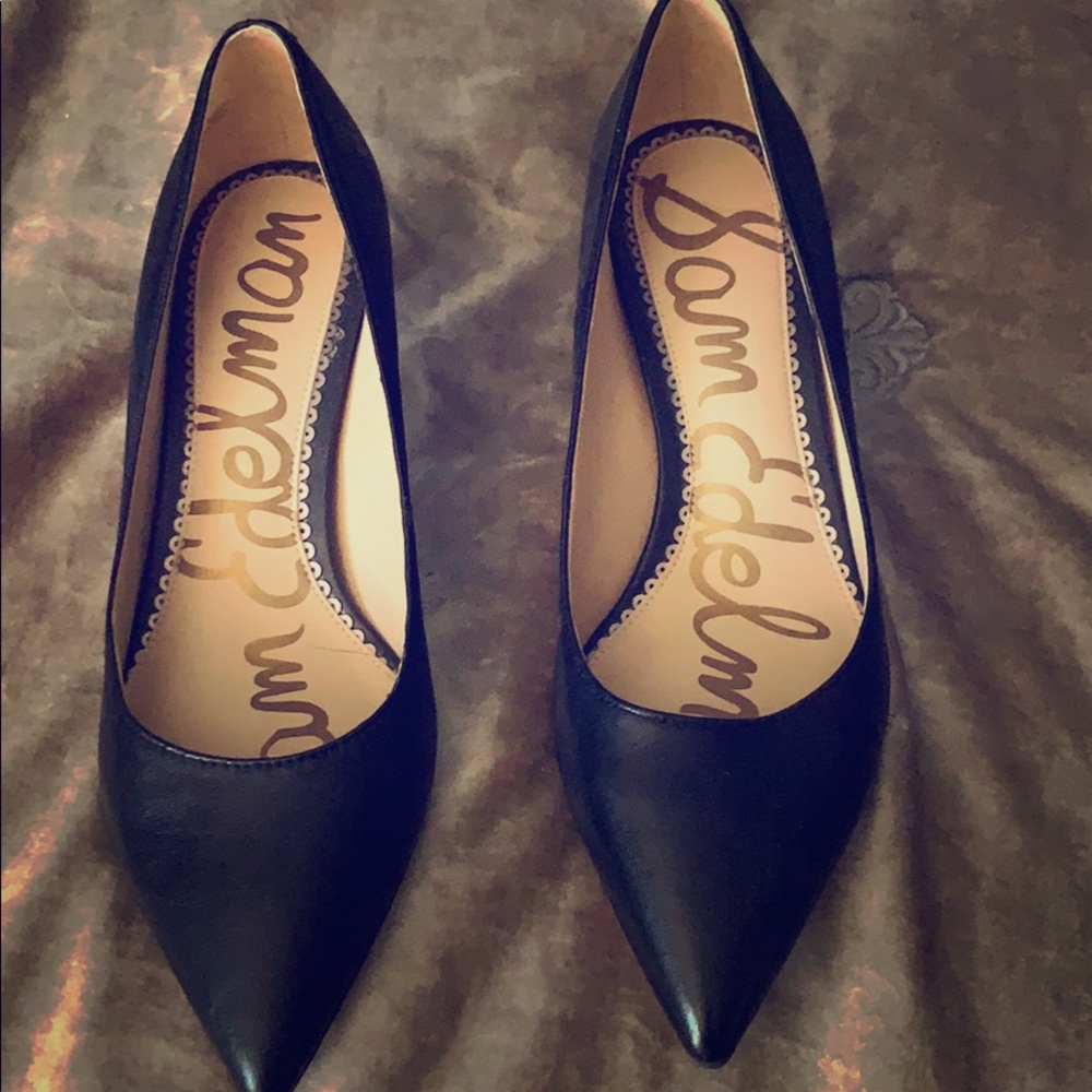 Sam Edelman Black Low Heeled Classic Pump